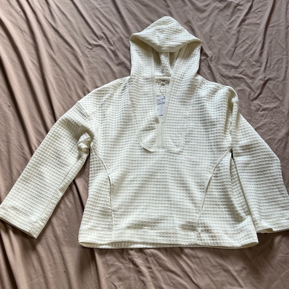 Max Studio Winter White Textured Top